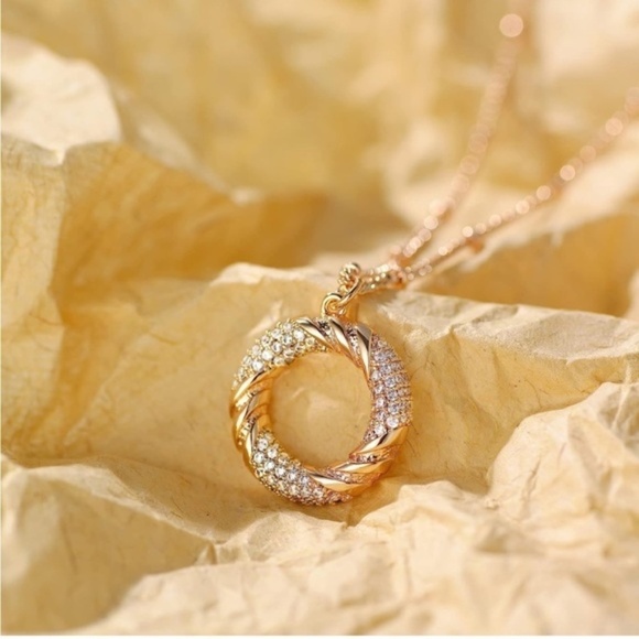 Jewelry - Gold 14k Gold Plated Cubic Zirconia Circle Pendant Necklace